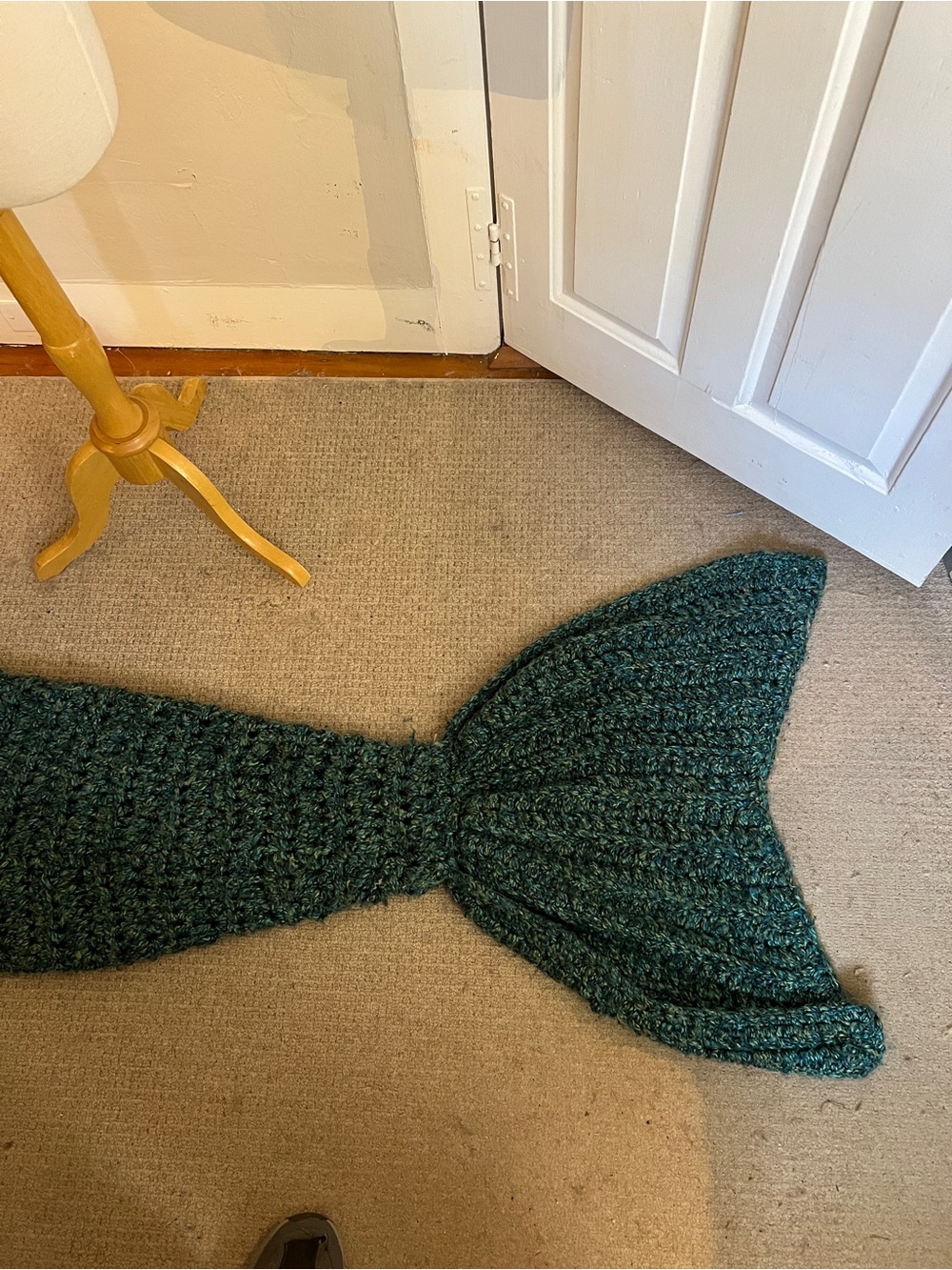 Cozy Dark Teal Mermaid Tail Throw Blanket - Handcrafted Comfort - Picture 3 of 8